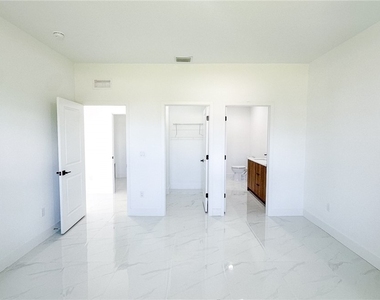 723 Bering Avenue S - Photo Thumbnail 21