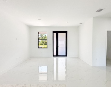 723 Bering Avenue S - Photo Thumbnail 11