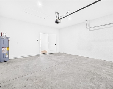 723 Bering Avenue S - Photo Thumbnail 4