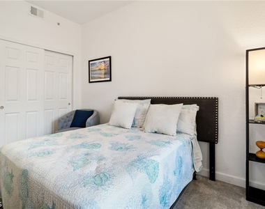 9025 Colby Drive - Photo Thumbnail 12