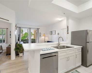 9025 Colby Drive - Photo Thumbnail 4