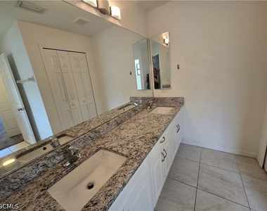 329 Sw 21st Lane - Photo Thumbnail 14