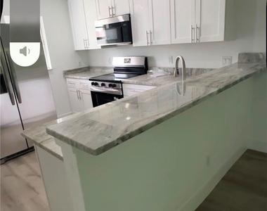 307 Homer Avenue S - Photo Thumbnail 4