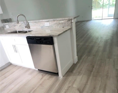 307 Homer Avenue S - Photo Thumbnail 10