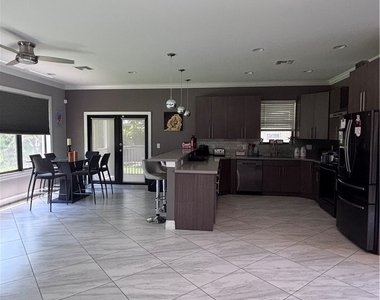 2360 Burton Avenue - Photo Thumbnail 7