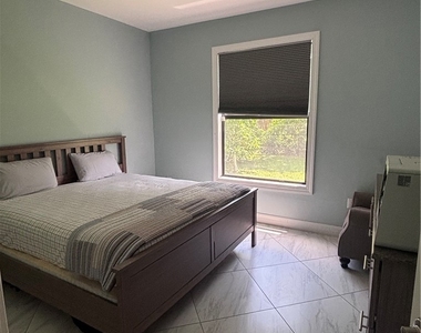 2360 Burton Avenue - Photo Thumbnail 5