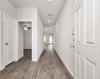 14068 W Crystal Cave Lane - Photo Thumbnail 7