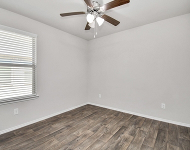 14068 W Crystal Cave Lane - Photo Thumbnail 11