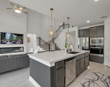 2210 Seneca Lake Drive - Photo Thumbnail 13