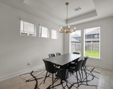 2210 Seneca Lake Drive - Photo Thumbnail 16