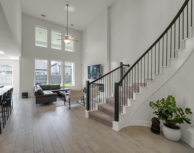 2210 Seneca Lake Drive - Photo Thumbnail 7