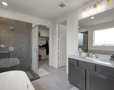2210 Seneca Lake Drive - Photo Thumbnail 21