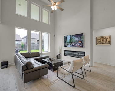2210 Seneca Lake Drive - Photo Thumbnail 8