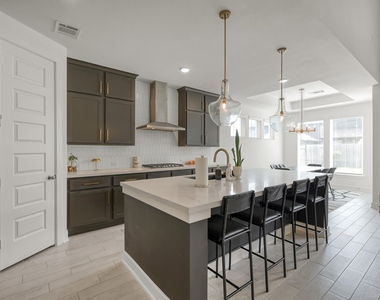 2210 Seneca Lake Drive - Photo Thumbnail 11