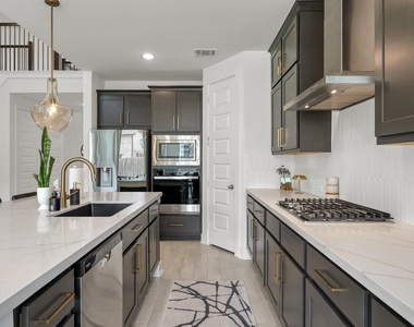 2210 Seneca Lake Drive - Photo Thumbnail 14