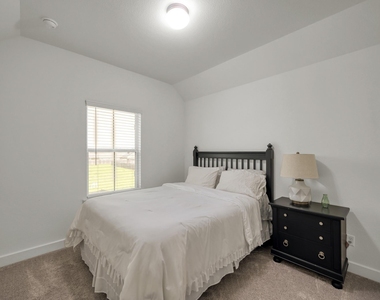 2210 Seneca Lake Drive - Photo Thumbnail 28