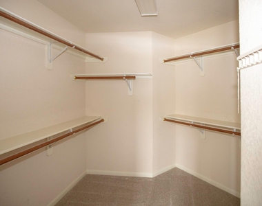 3006 Reindeer Crescent - Photo Thumbnail 9