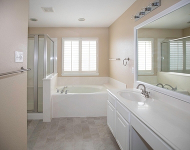 3006 Reindeer Crescent - Photo Thumbnail 10