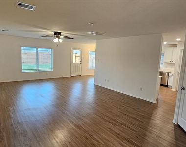 26734 Paloma Blanca Dr - Photo Thumbnail 3