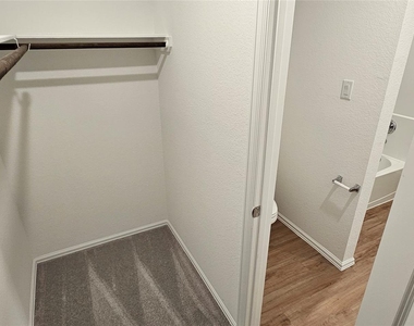 26734 Paloma Blanca Dr - Photo Thumbnail 16