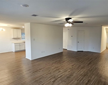 26734 Paloma Blanca Dr - Photo Thumbnail 4