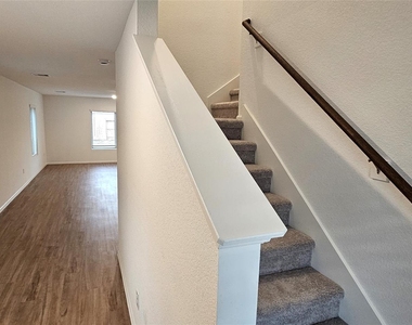 26734 Paloma Blanca Dr - Photo Thumbnail 8