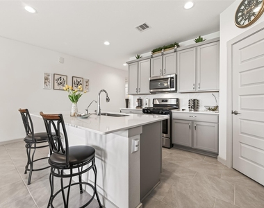 29422 Paytons Park Court - Photo Thumbnail 23