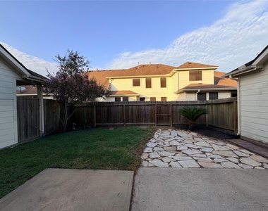 4531 Park Trail Lane - Photo Thumbnail 25