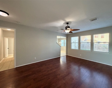 4531 Park Trail Lane - Photo Thumbnail 5