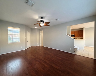 4531 Park Trail Lane - Photo Thumbnail 4