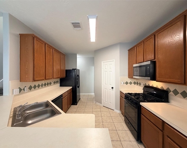 4531 Park Trail Lane - Photo Thumbnail 8