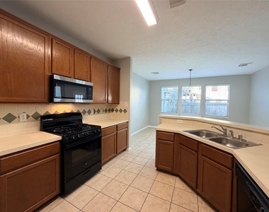 4531 Park Trail Lane - Photo Thumbnail 12
