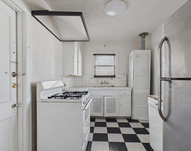 1920 Richmond Avenue - Photo Thumbnail 5