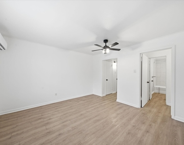 1523 1/2 Bonnie Brae Street - Photo Thumbnail 11