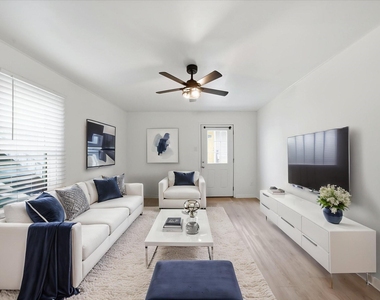1523 1/2 Bonnie Brae Street - Photo Thumbnail 4