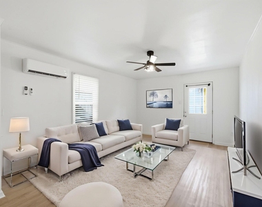 1523 1/2 Bonnie Brae Street - Photo Thumbnail 6