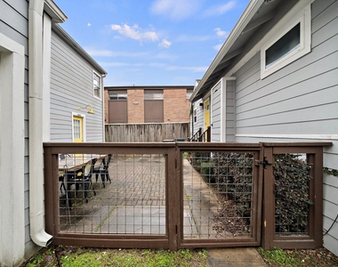 1523 1/2 Bonnie Brae Street - Photo Thumbnail 14