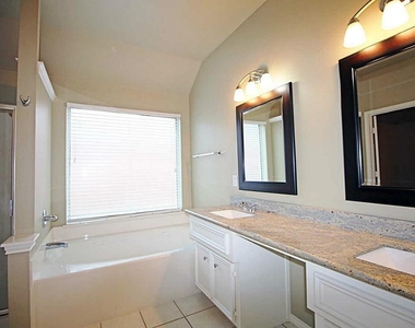 21922 Golden Cedar Drive - Photo Thumbnail 11