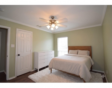 21922 Golden Cedar Drive - Photo Thumbnail 16