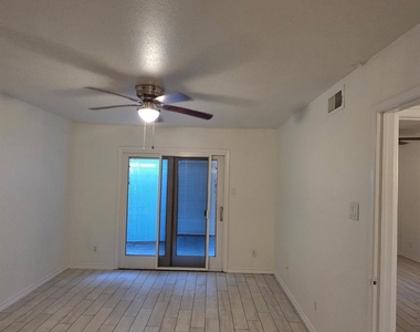 2601 S Braeswood Boulevard - Photo Thumbnail 10