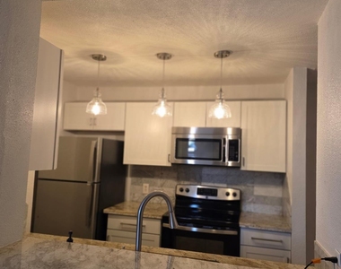 2601 S Braeswood Boulevard - Photo Thumbnail 4