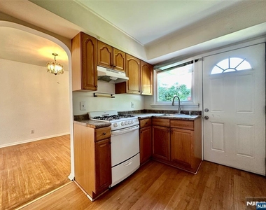 237 Bradley - Photo Thumbnail 3