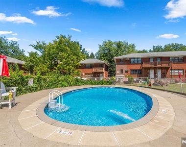 204 Terhune - Photo Thumbnail 11