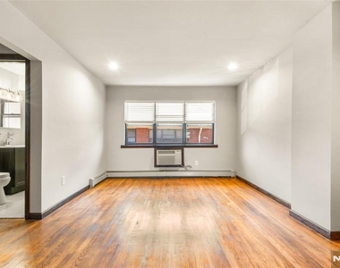 204 Terhune - Photo Thumbnail 1
