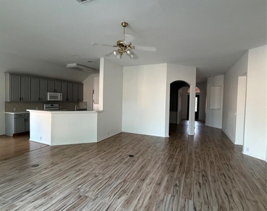 19026 Northcanyon Drive - Photo Thumbnail 5