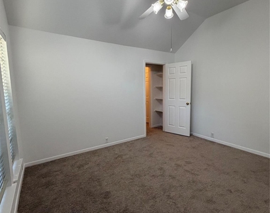 19026 Northcanyon Drive - Photo Thumbnail 17