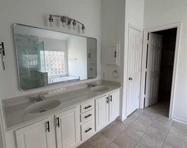 19026 Northcanyon Drive - Photo Thumbnail 11