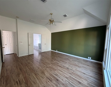 19026 Northcanyon Drive - Photo Thumbnail 10