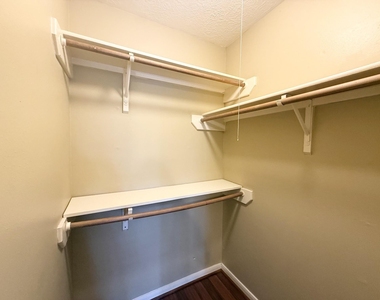3411 Ashfield Drive - Photo Thumbnail 18