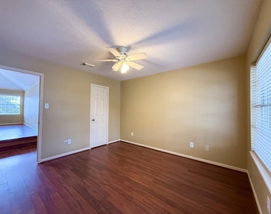 3411 Ashfield Drive - Photo Thumbnail 16